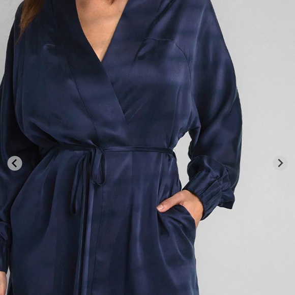 Lunya Washable Silk Robe - Picture 7 of 16